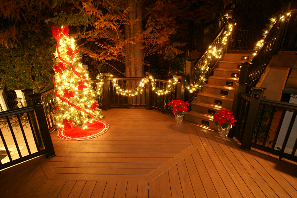 Holiday_Deck | Distinctive Deck Design Blog